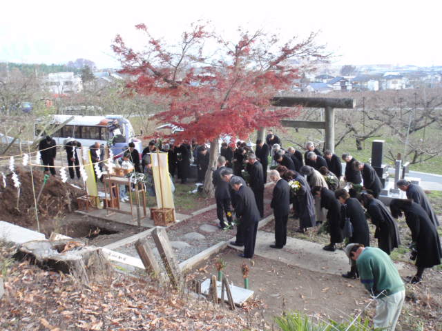 土葬による神道埋葬祭です。